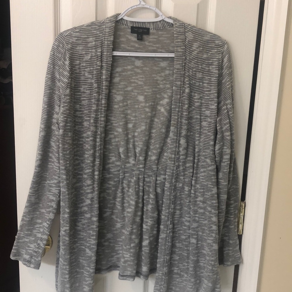 Light weight sweater